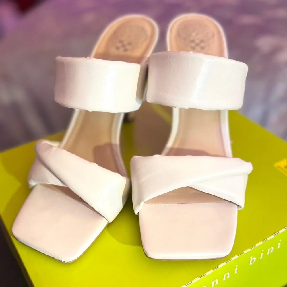 Vince Camuto Brisette Sandal used in good condition only bottoms show any wear - Picture 9 of 16